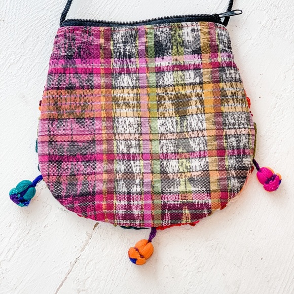 🌺 Small South American Woven Purse with Pom Tassels - Picture 3 of 4